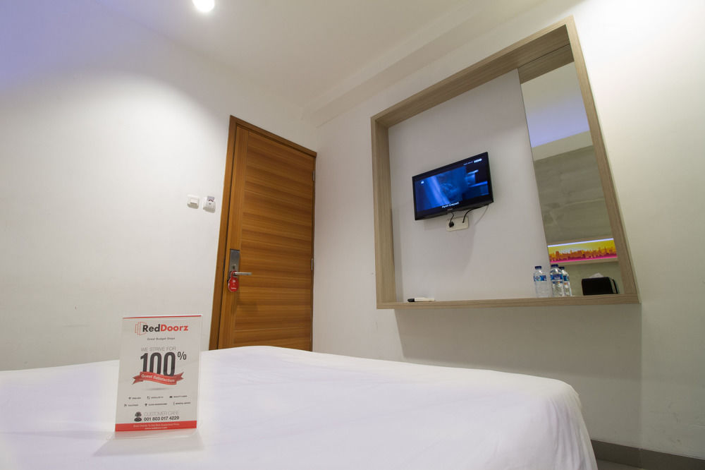Reddoorz Plus @ Setiabudi Eight Yakarta Exterior foto