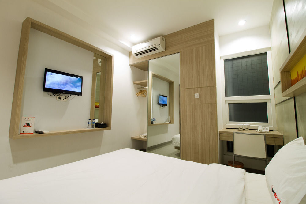 Reddoorz Plus @ Setiabudi Eight Yakarta Exterior foto