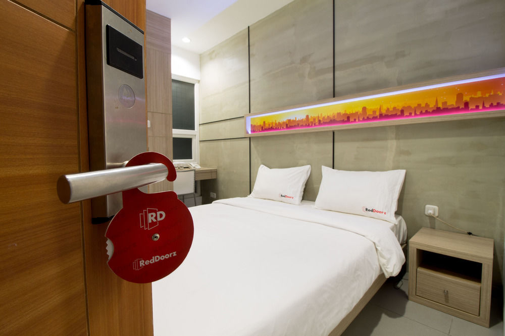 Reddoorz Plus @ Setiabudi Eight Yakarta Exterior foto